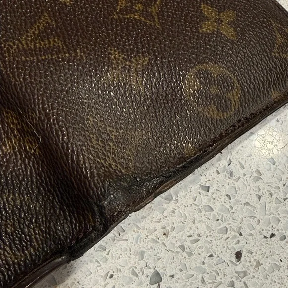 Louis Vuitton Brown Monogram Sarah Wallet - Picture 10 of 13